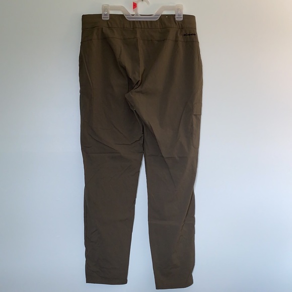 Columbia Hiking Pants - Picture 2 of 3